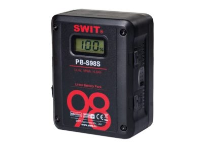 Portable lithium-ion battery pack with digital display and multiple sockets.