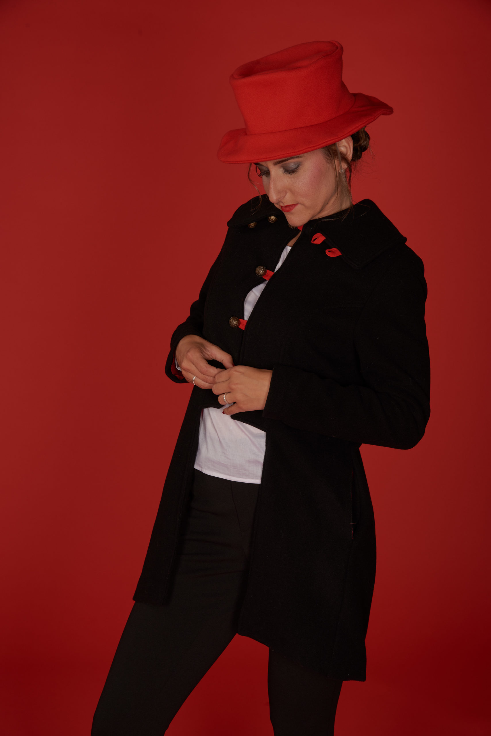 Colorama Paper Background 2.72 x 11m Cherry - Image 4