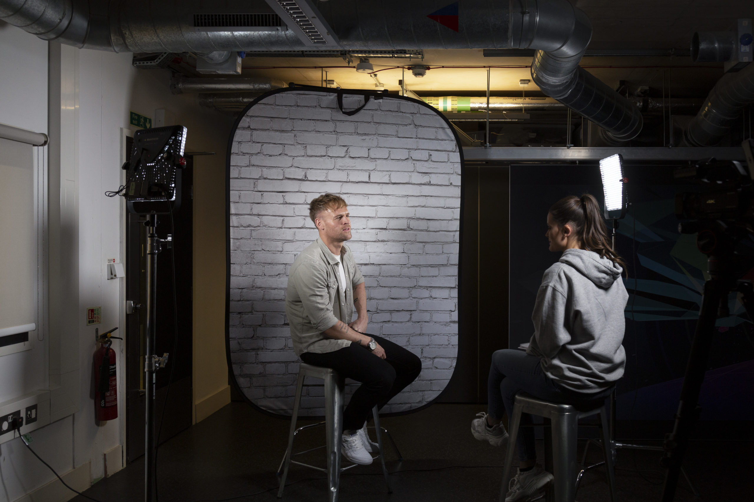 Urban Collapsible 1.5x2.1m Painted White/Industrl Grey Brick - Image 9