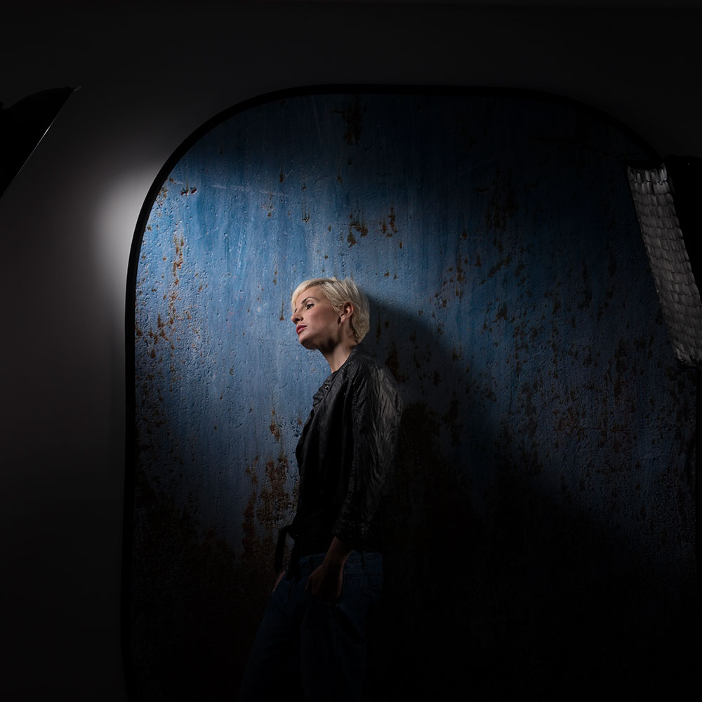 Urban Collapsible 1.5 x 2.1m Rusty Metal/Plaster Wall - Image 5