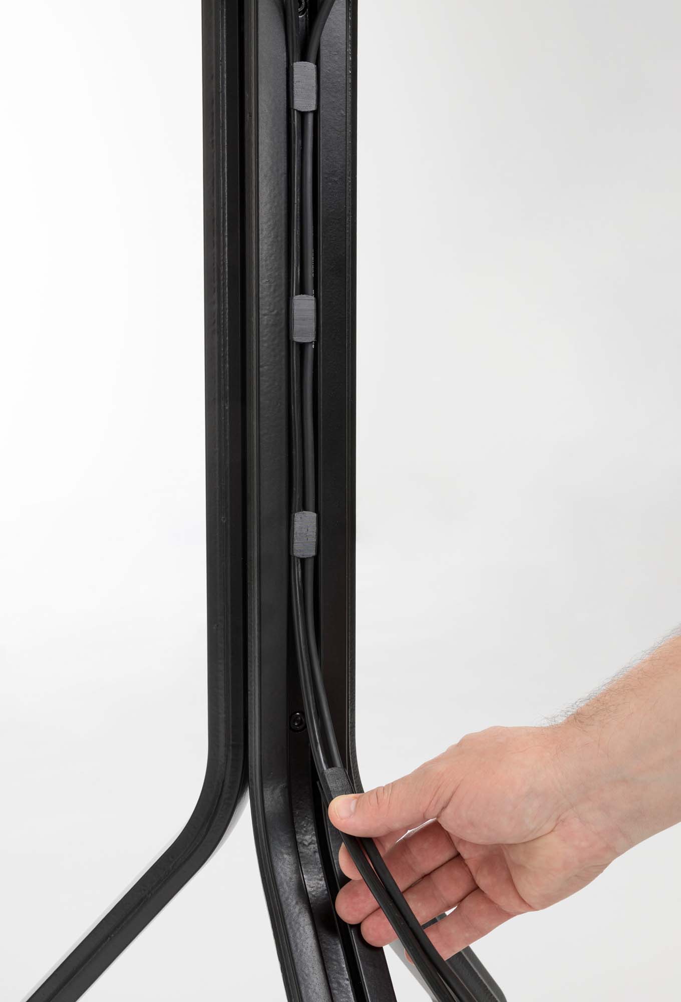 Genelec 8000-450 Triol Stand – Black